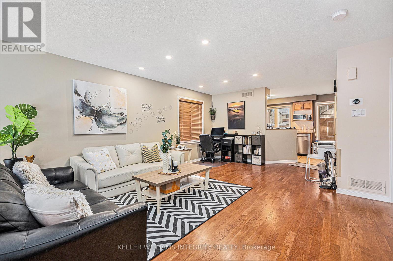 












42 - 1512 WALKLEY ROAD

,
Ottawa,




Ontario
K1V2G7

