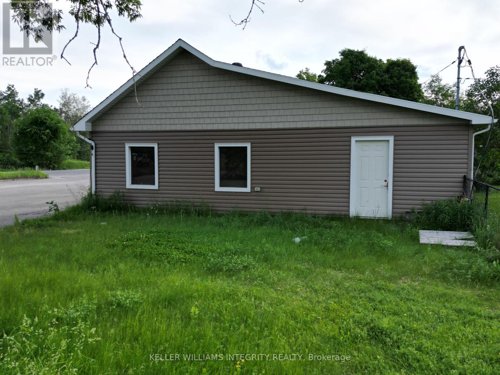 












18318 HIGHWAY 7 HIGHWAY

,
Tay Valley,







Ontario
K7H3C6

