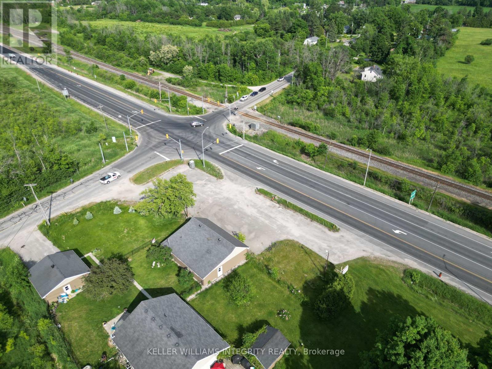 












18318 HIGHWAY 7 HIGHWAY

,
Tay Valley,







Ontario
K7H3C6

