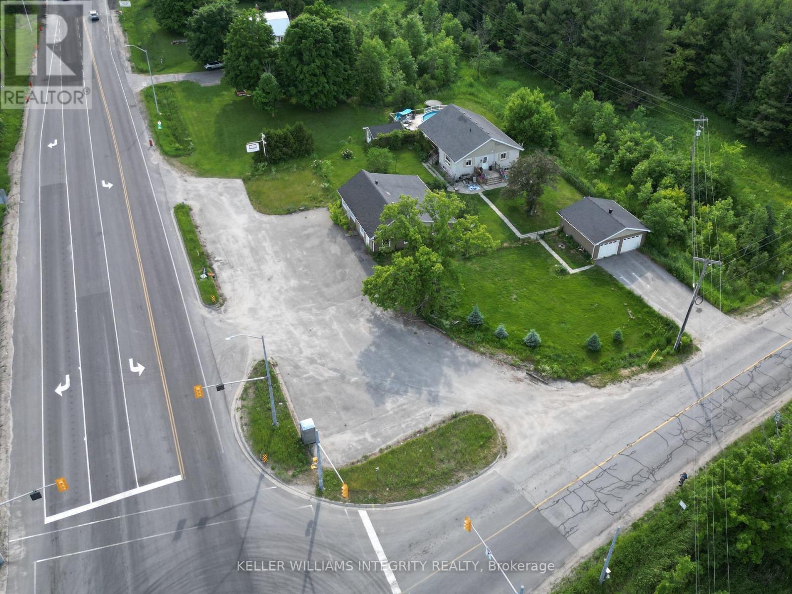 












18318 HIGHWAY 7 HIGHWAY

,
Tay Valley,







Ontario
K7H3C6

