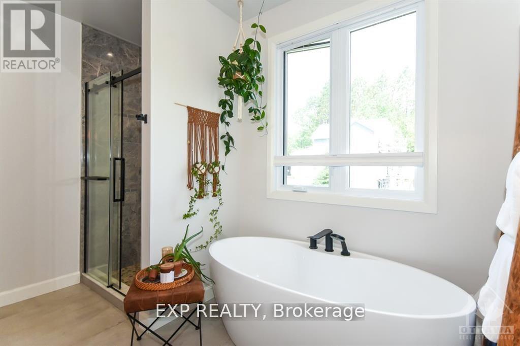 












1579 ROLLIN ROAD

,
Clarence-Rockland,




Ontario
K0A3N0

