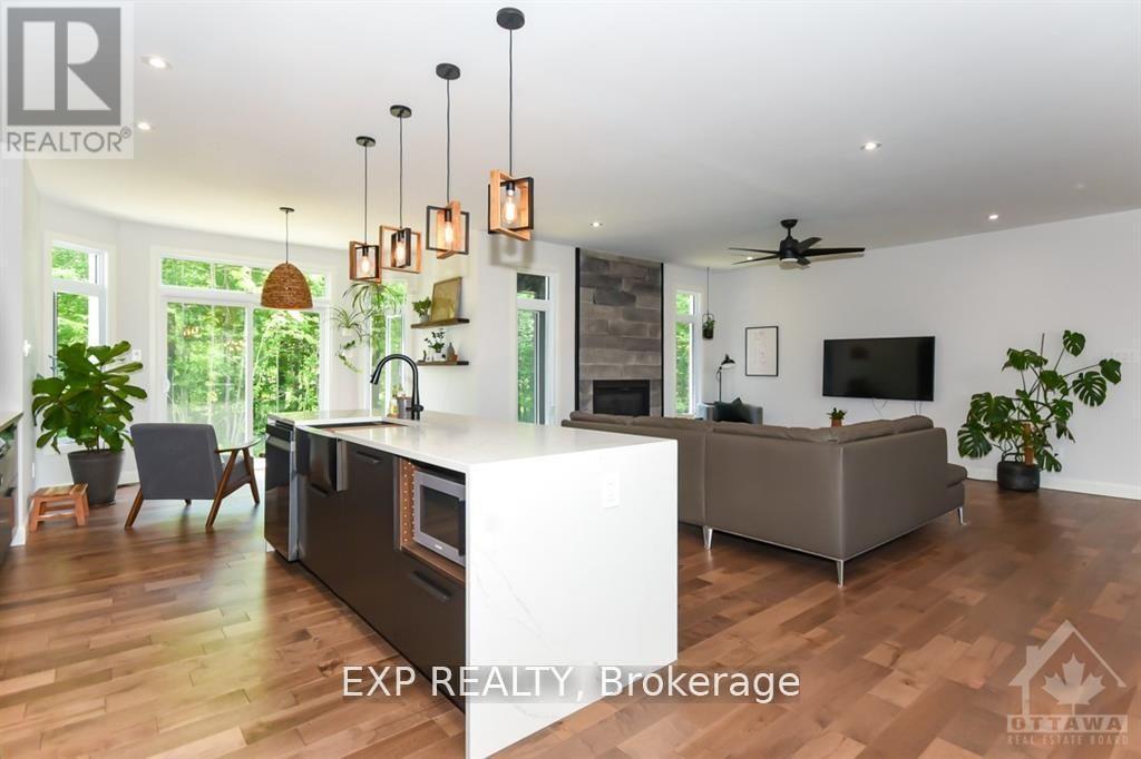 












1579 ROLLIN ROAD

,
Clarence-Rockland,




Ontario
K0A3N0

