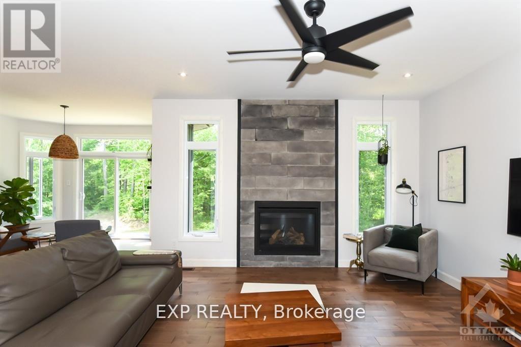 












1579 ROLLIN ROAD

,
Clarence-Rockland,




Ontario
K0A3N0

