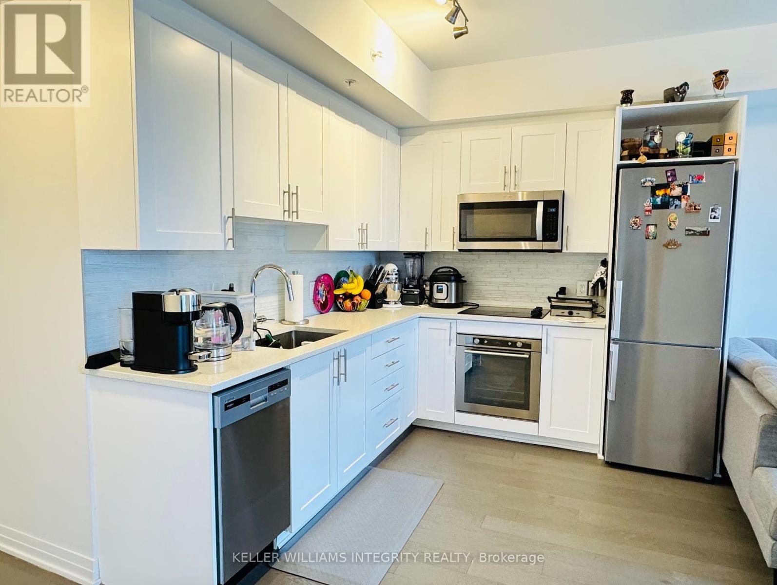 












908 - 805 CARLING AVENUE

,
Ottawa,




Ontario
K1S5W9

