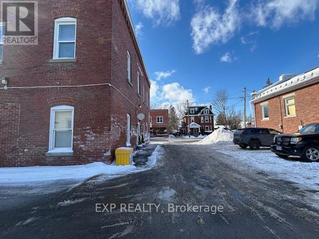 












1133 CONCESSION STREET

,
Russell,




Ontario
K4R1C8

