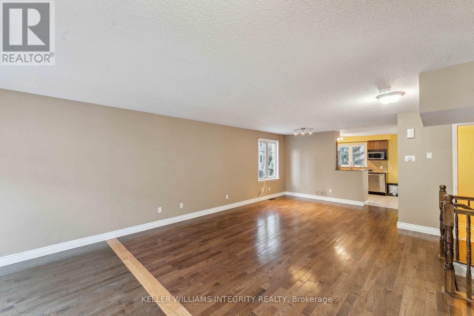 












562 REARDON

,
Ottawa,




Ontario
K1V2L1

