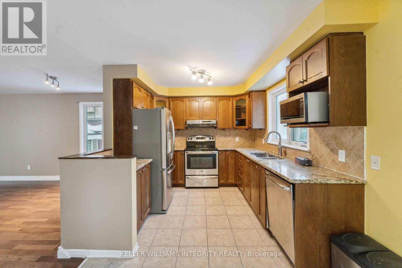












562 REARDON

,
Ottawa,




Ontario
K1V2L1

