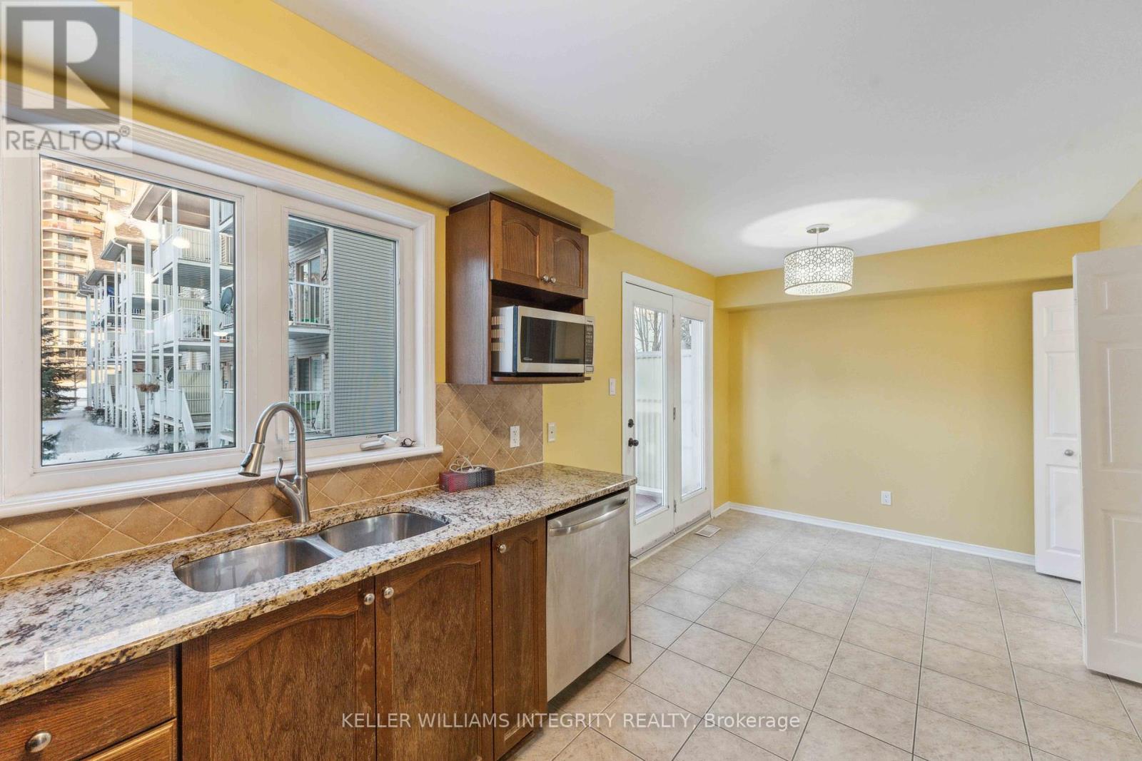 












562 REARDON

,
Ottawa,




Ontario
K1V2L1

