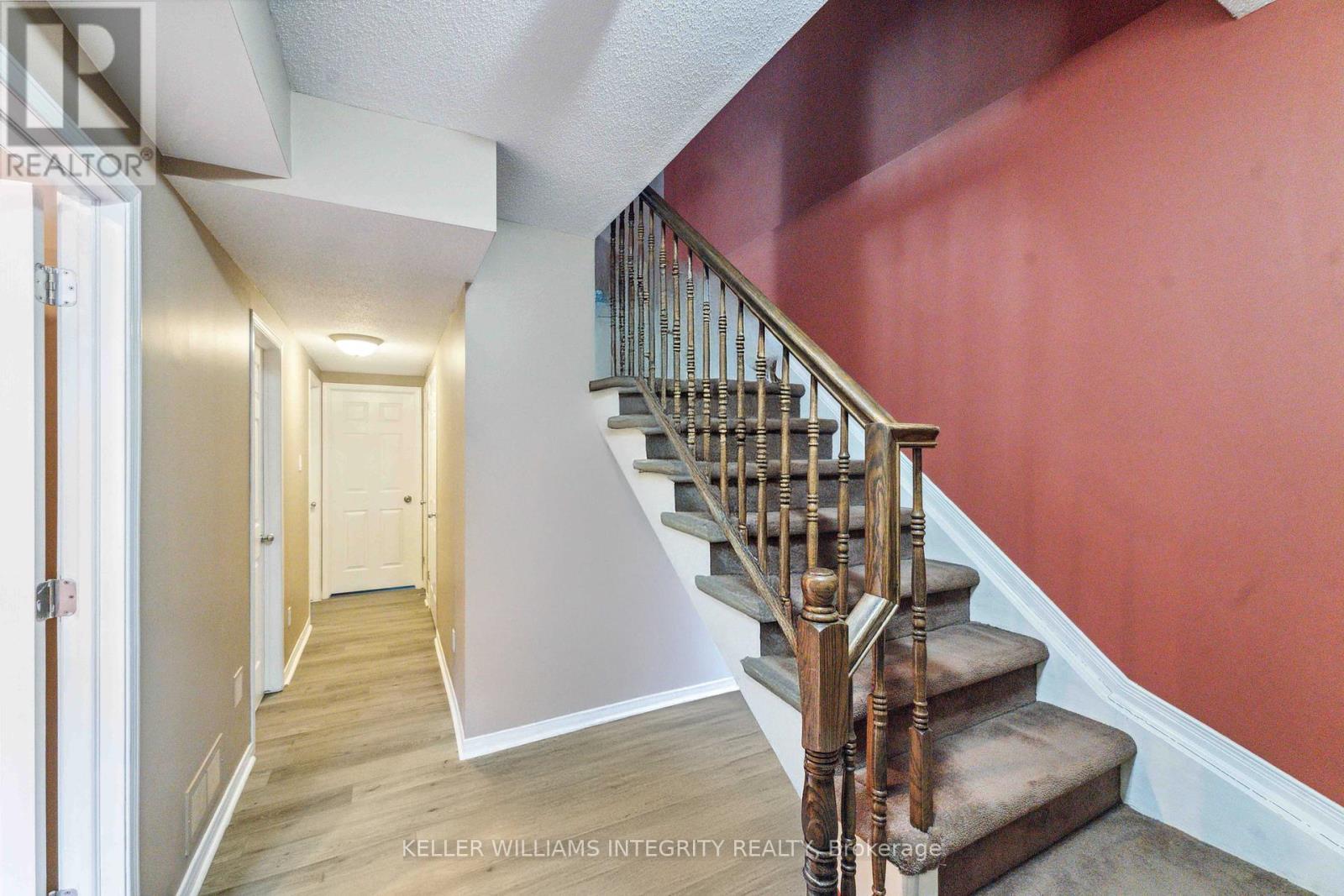 












562 REARDON

,
Ottawa,




Ontario
K1V2L1

