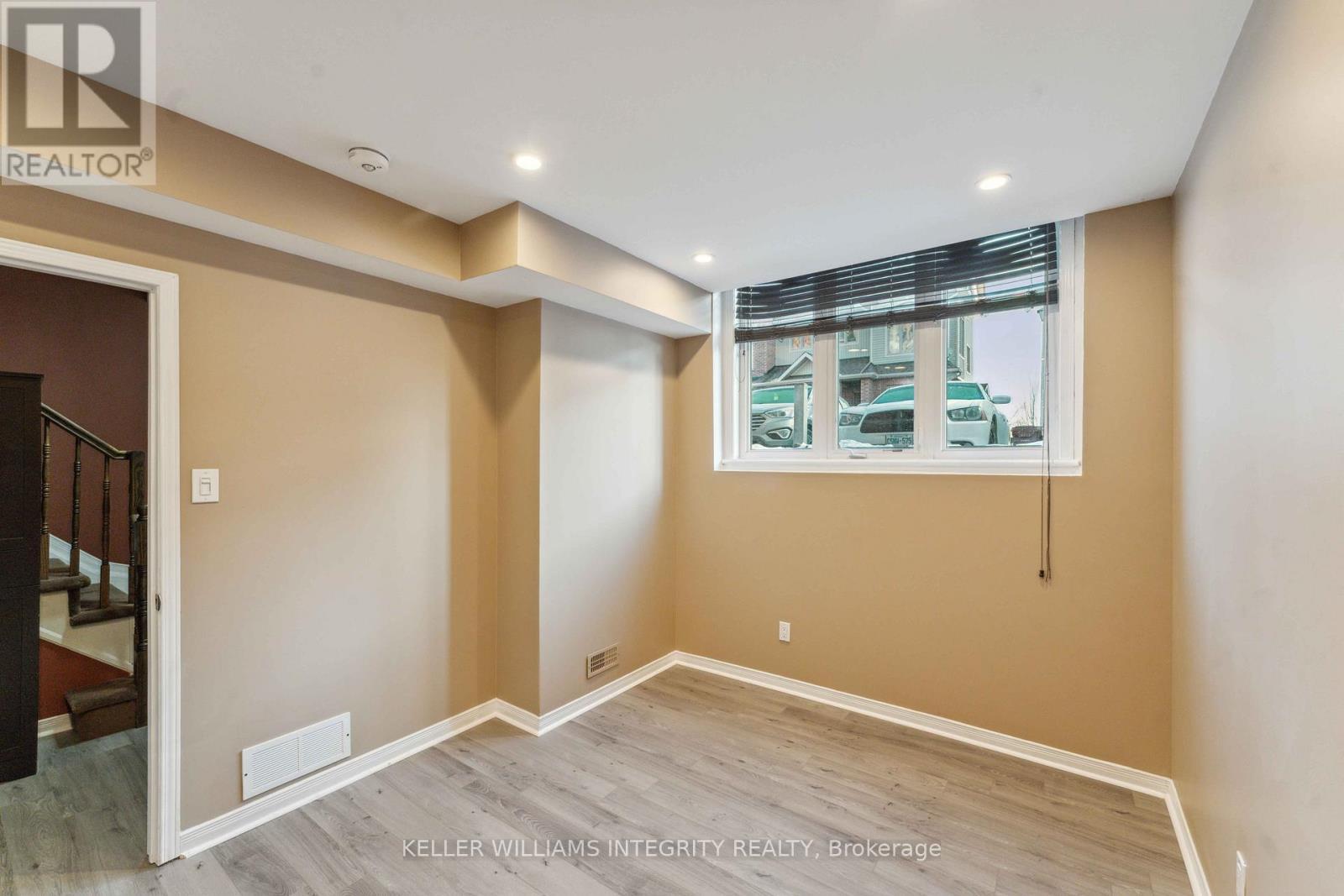












562 REARDON

,
Ottawa,




Ontario
K1V2L1

