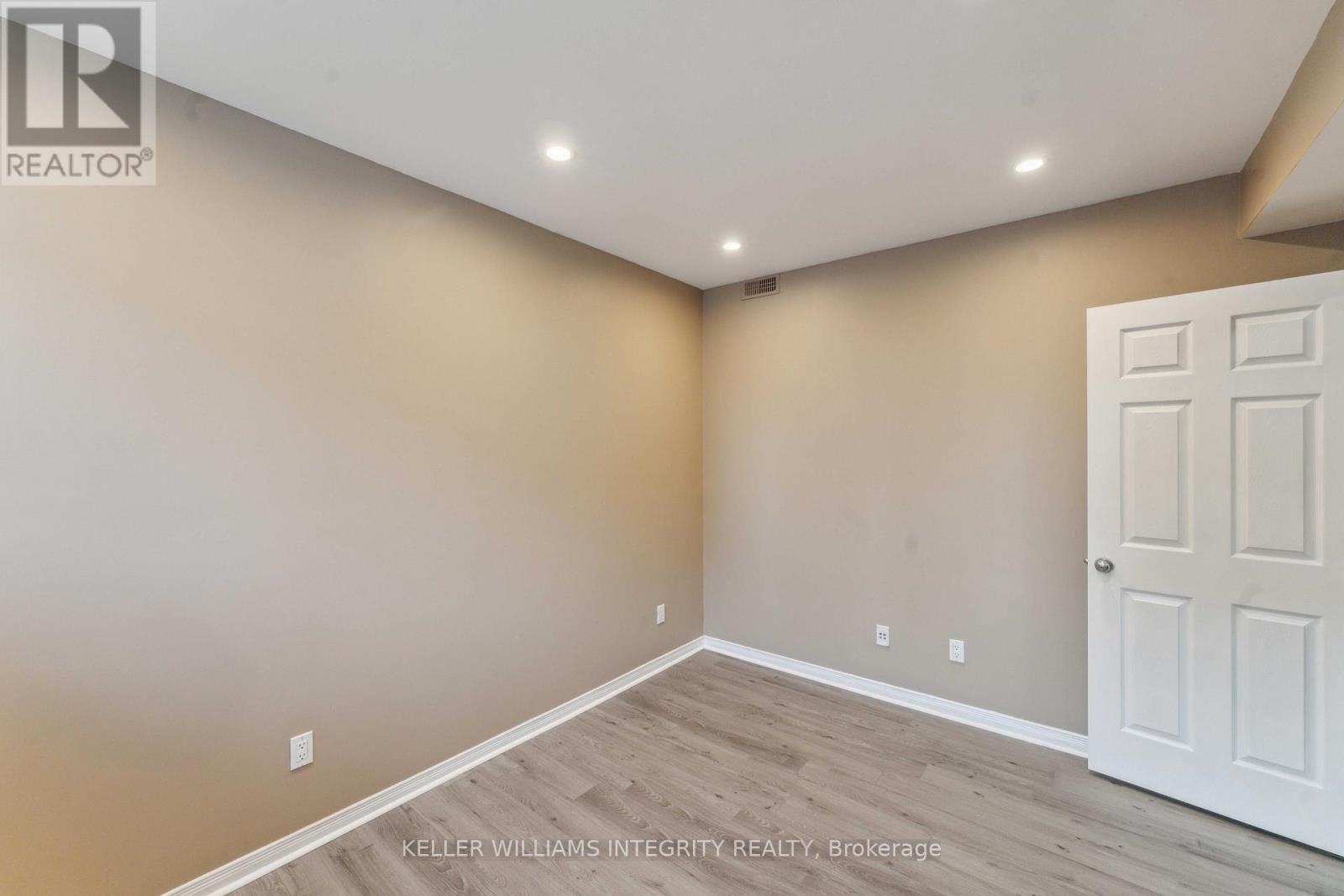 












562 REARDON

,
Ottawa,




Ontario
K1V2L1

