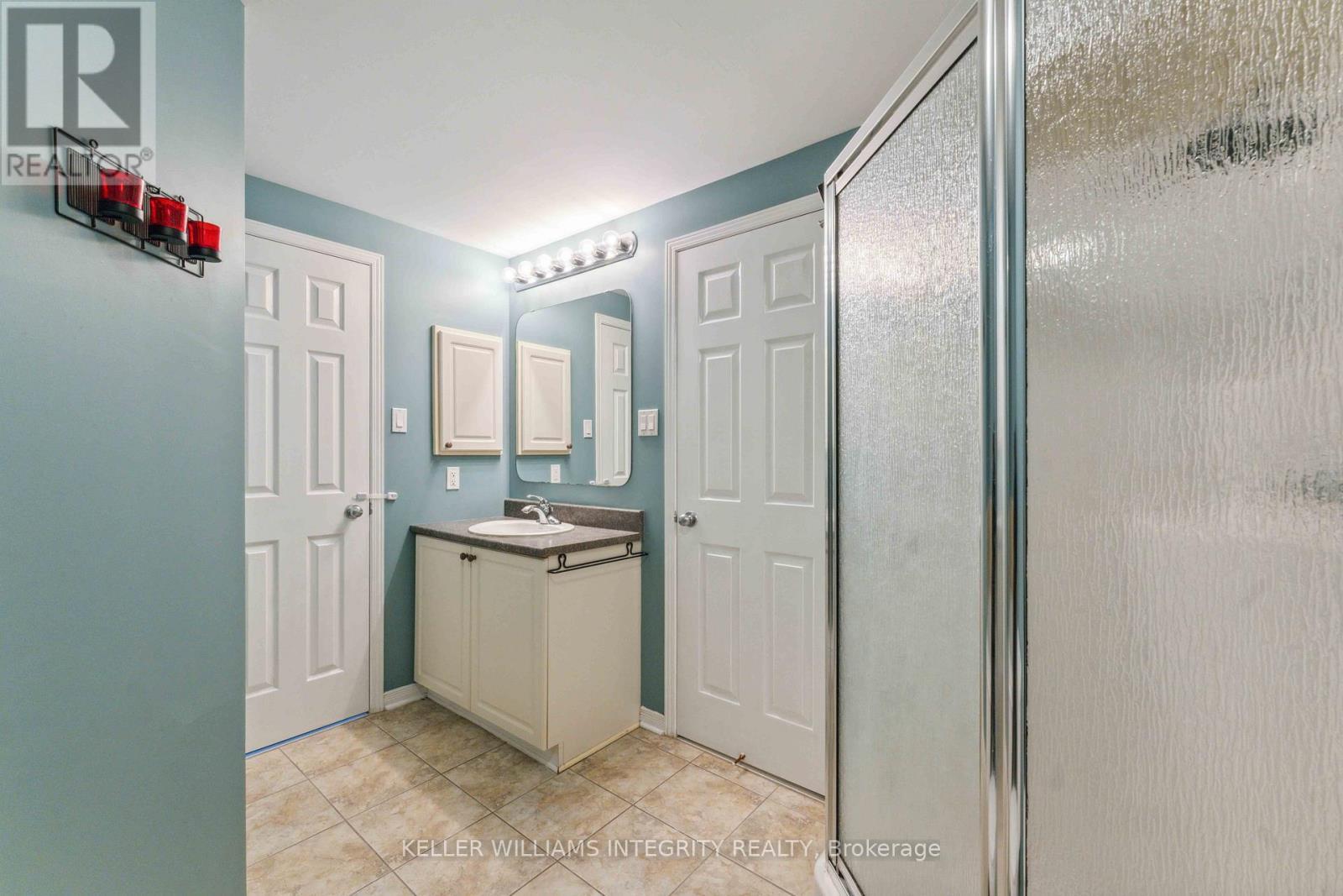 












562 REARDON

,
Ottawa,




Ontario
K1V2L1


