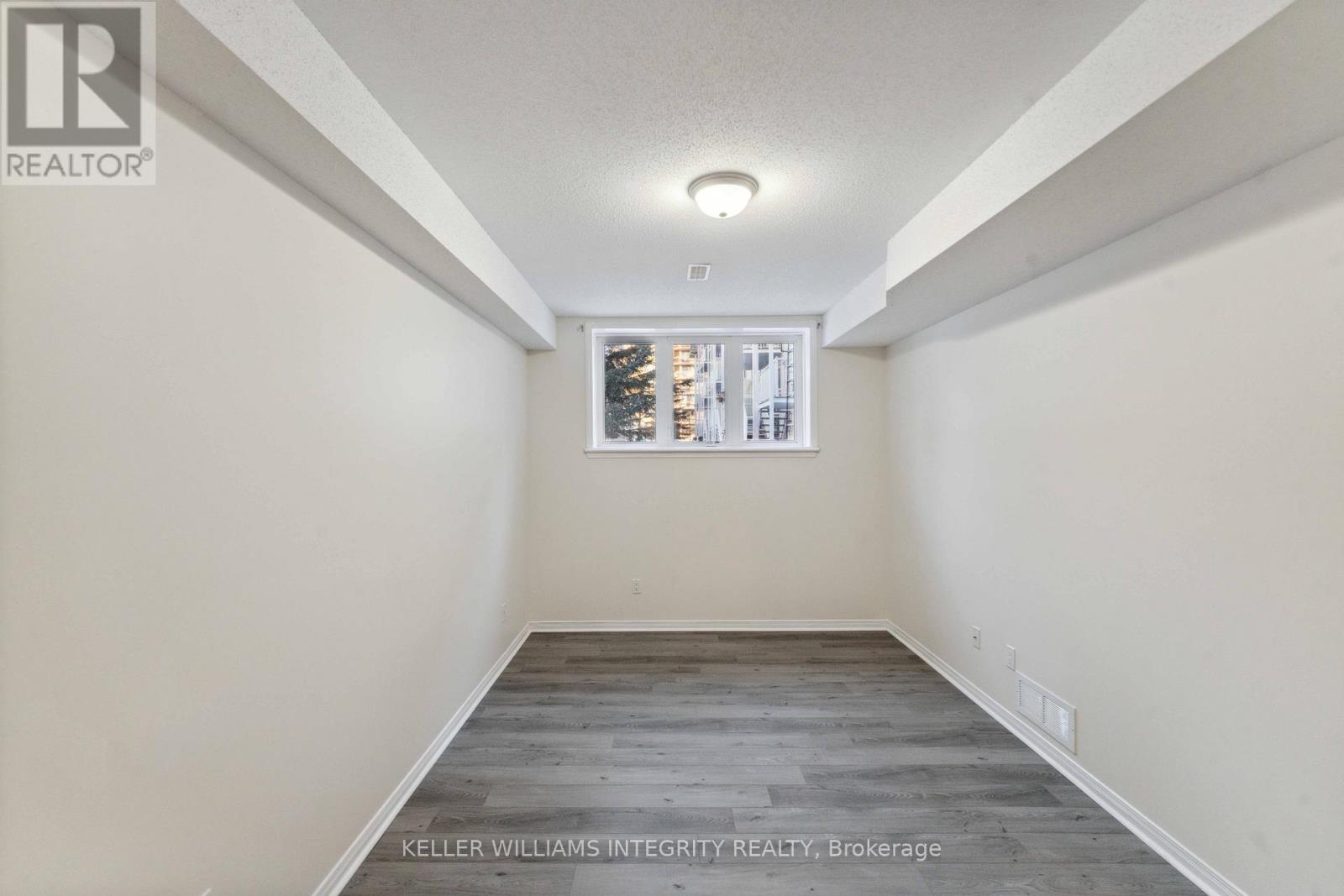 












562 REARDON

,
Ottawa,




Ontario
K1V2L1

