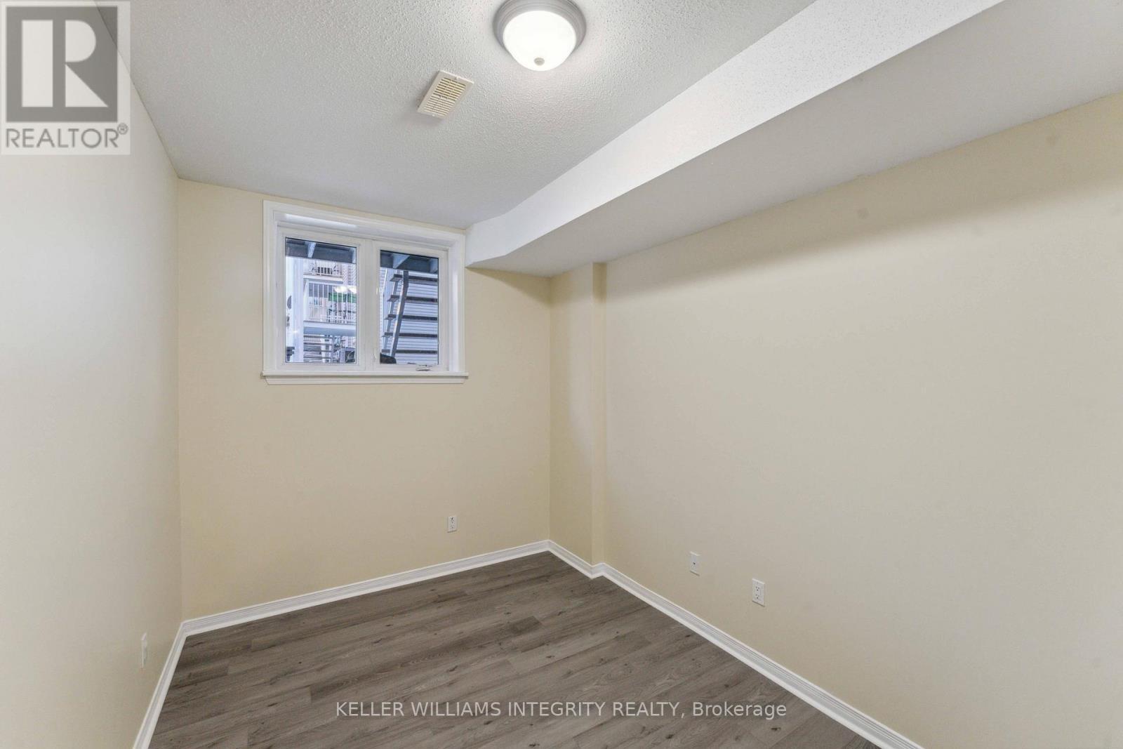 












562 REARDON

,
Ottawa,




Ontario
K1V2L1

