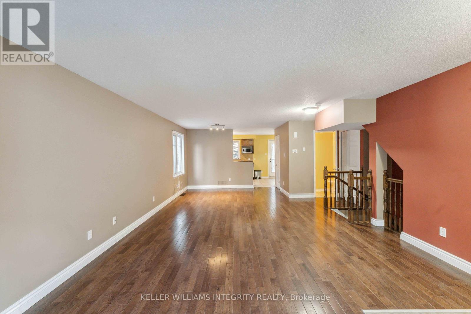 












562 REARDON

,
Ottawa,




Ontario
K1V2L1

