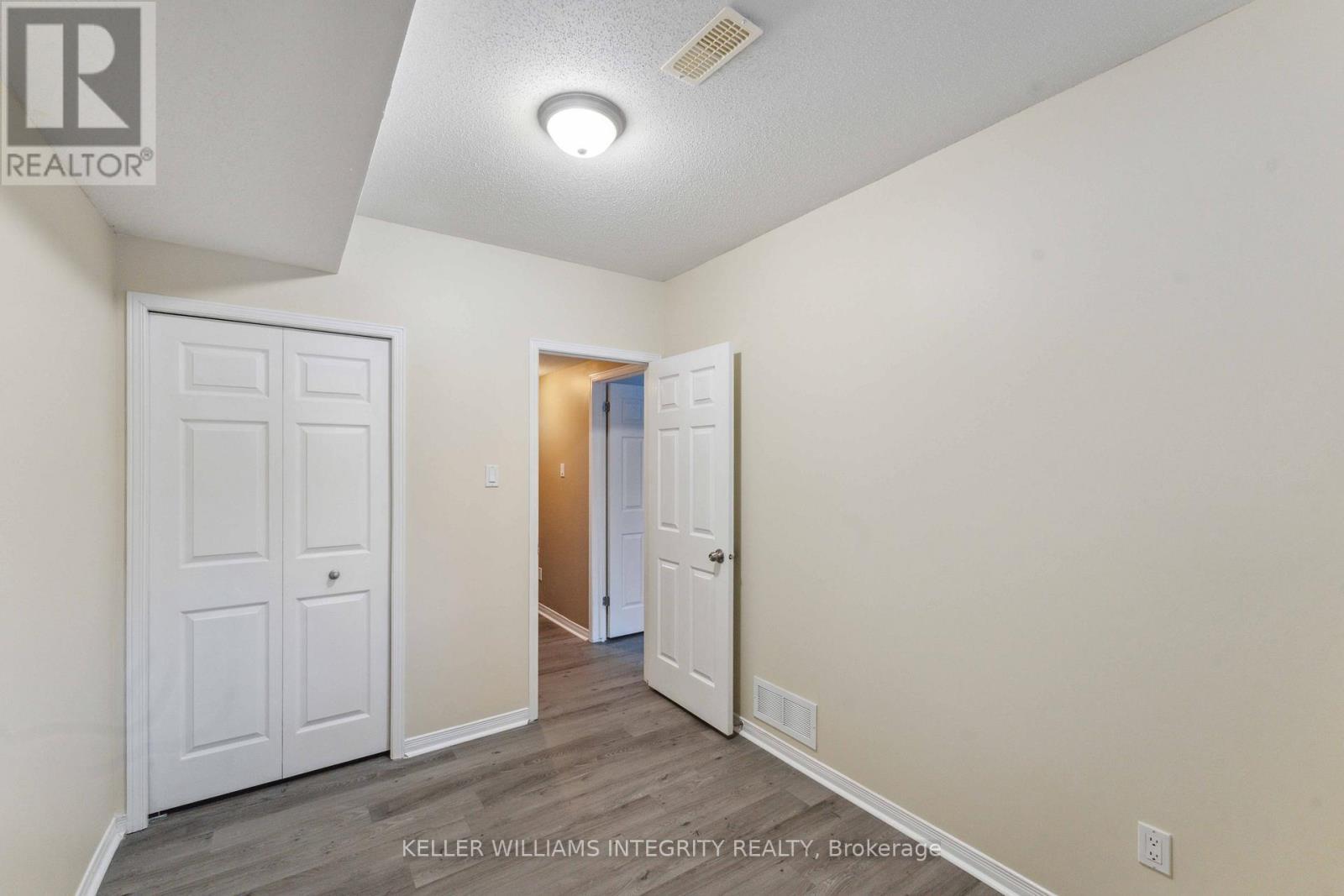 












562 REARDON

,
Ottawa,




Ontario
K1V2L1

