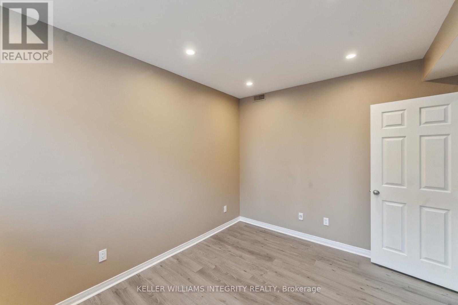












562 REARDON

,
Ottawa,




Ontario
K1V2L1

