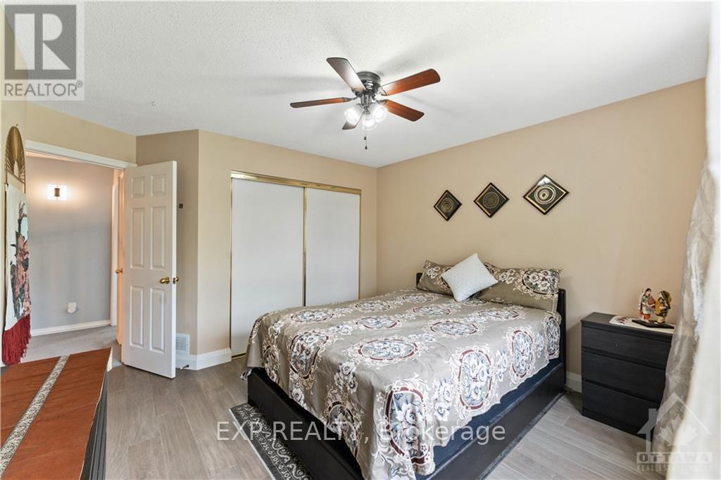 












6109 FERNBANK ROAD

,
Ottawa,




Ontario
K2S1B6


