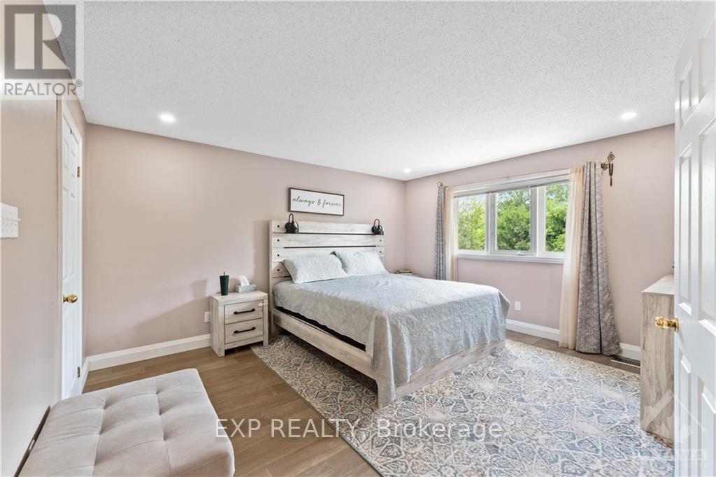 












6109 FERNBANK ROAD

,
Ottawa,




Ontario
K2S1B6

