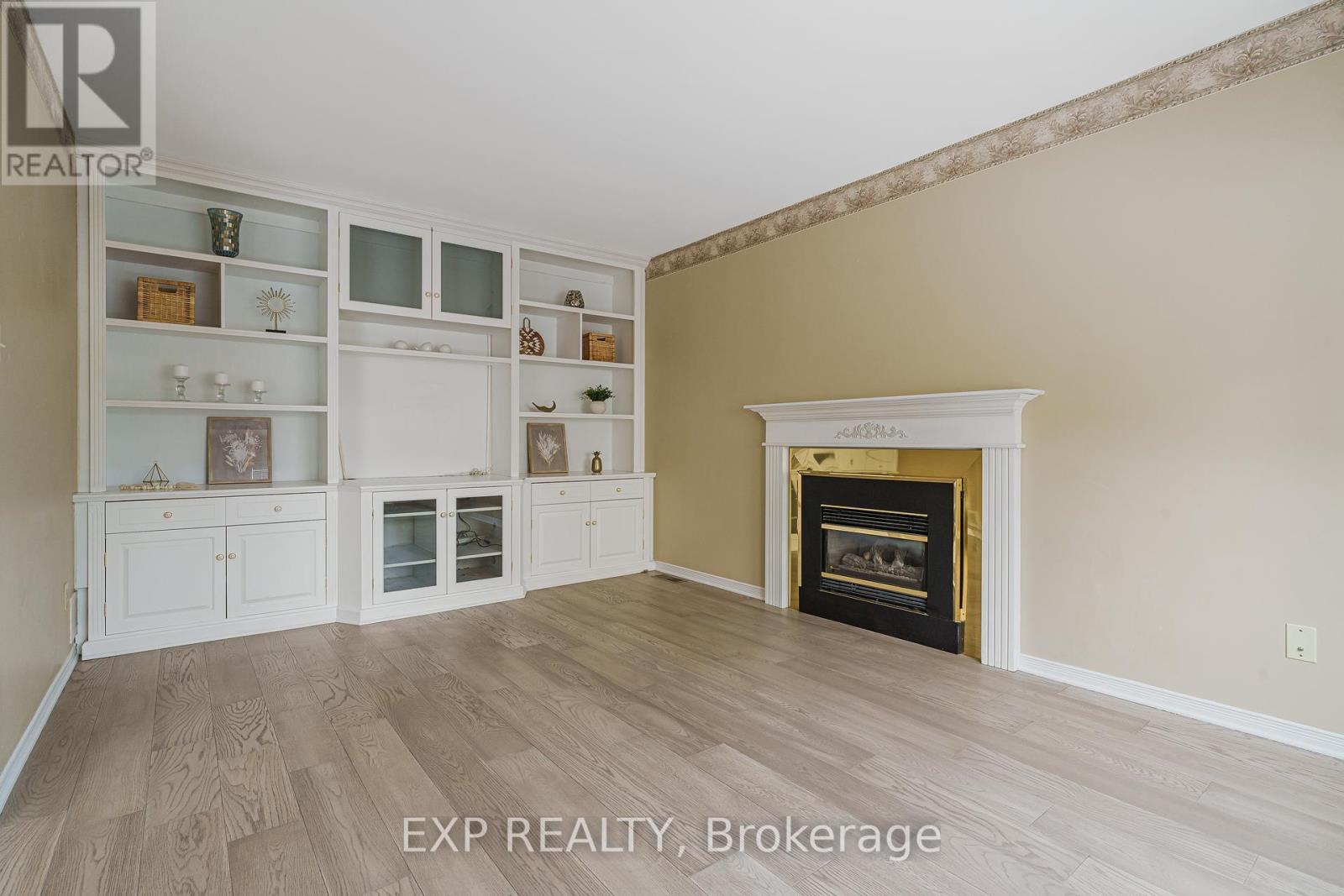 












850 ADENCLIFFE DRIVE

,
Ottawa,




Ontario
K4A2M9

