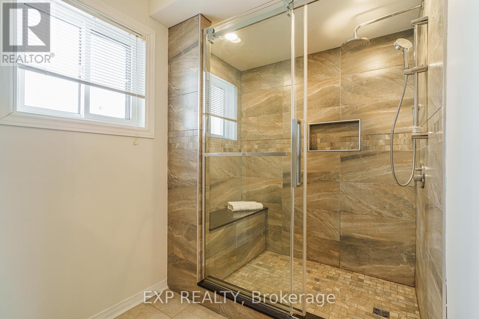 












850 ADENCLIFFE DRIVE

,
Ottawa,




Ontario
K4A2M9

