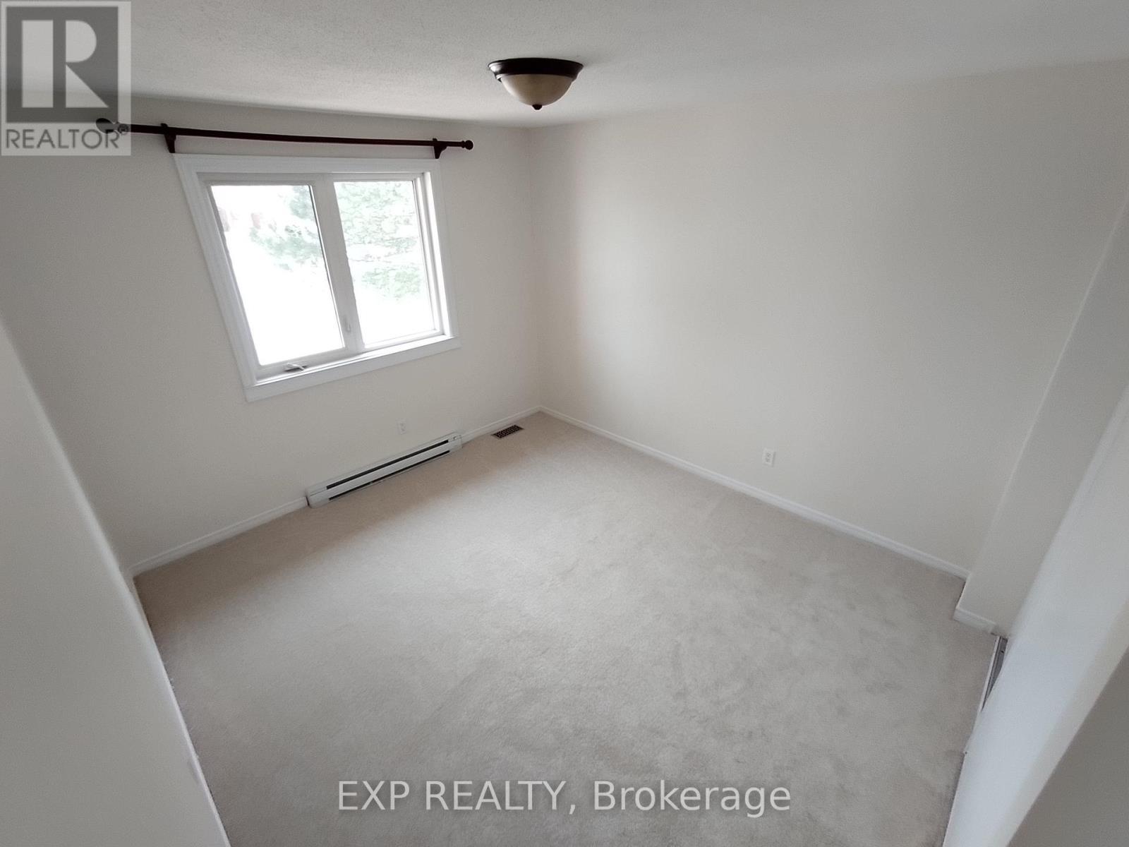 












88 - 1920 ASHMONT STREET

,
Ottawa,




Ontario
K1C7B9

