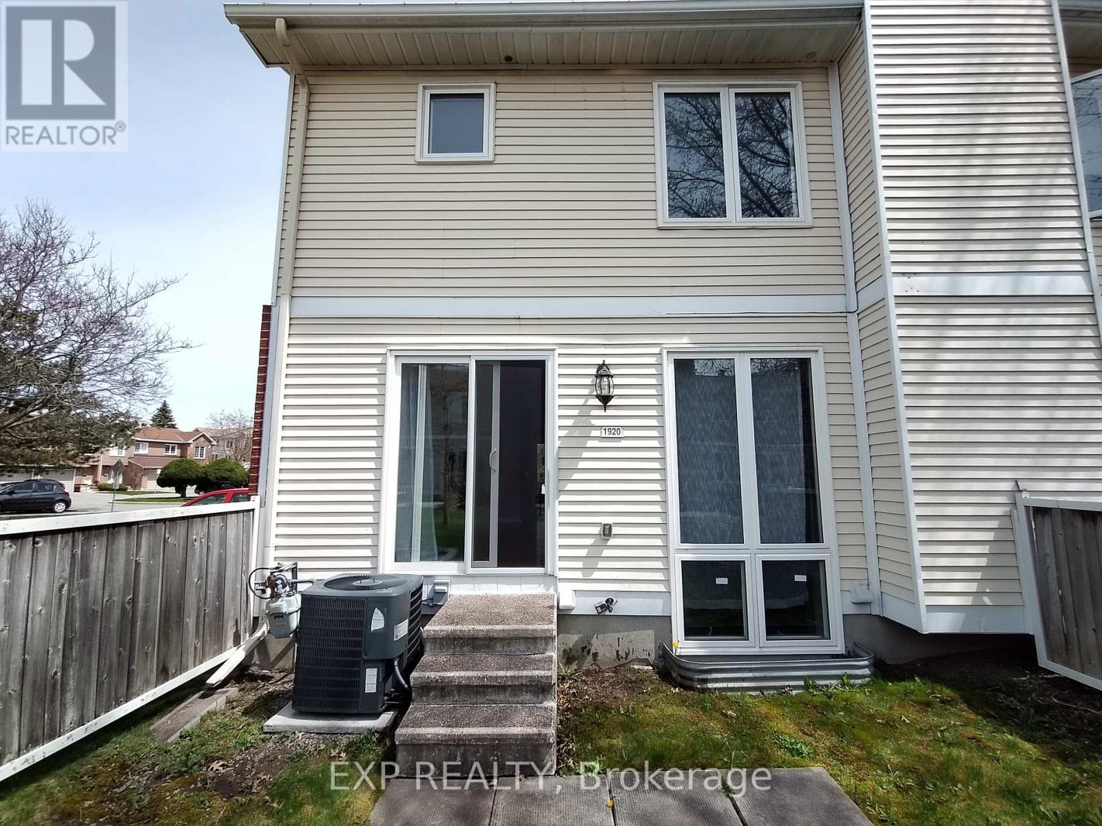 












88 - 1920 ASHMONT STREET

,
Ottawa,




Ontario
K1C7B9

