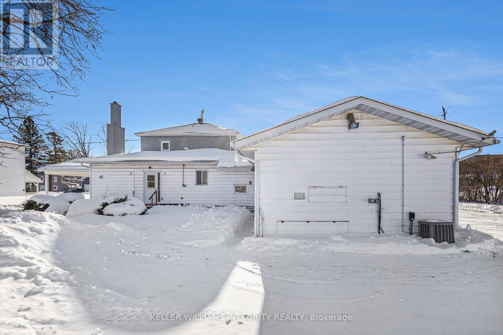 












12-14 QUEEN STREET

,
North Stormont,




Ontario
K0A1R0

