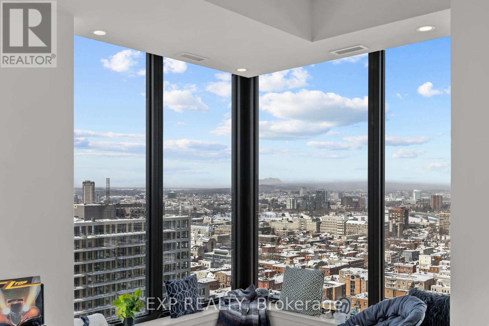 












PH202 - 180 GEORGE ST STREET

,
Ottawa,




Ontario
K1N0G8


