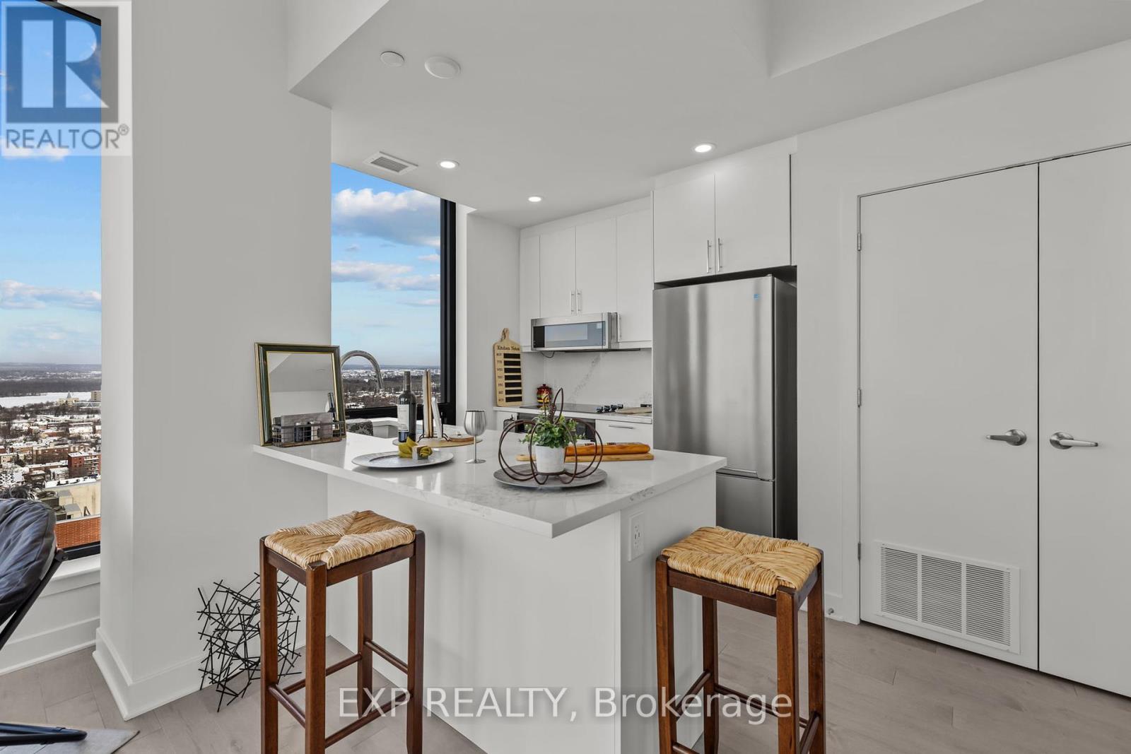 












PH202 - 180 GEORGE ST STREET

,
Ottawa,




Ontario
K1N0G8

