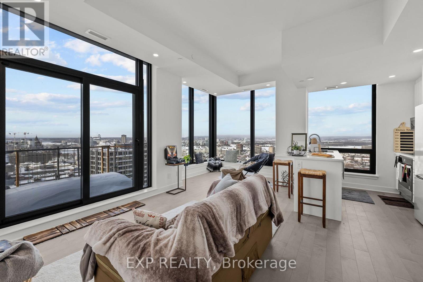 












PH202 - 180 GEORGE ST STREET

,
Ottawa,




Ontario
K1N0G8

