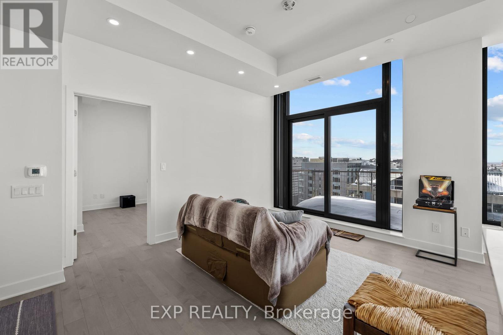 












PH202 - 180 GEORGE ST STREET

,
Ottawa,




Ontario
K1N0G8


