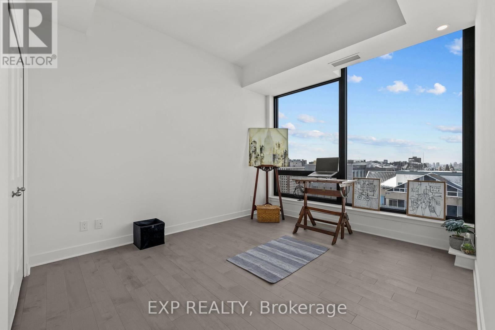 












PH202 - 180 GEORGE ST STREET

,
Ottawa,




Ontario
K1N0G8

