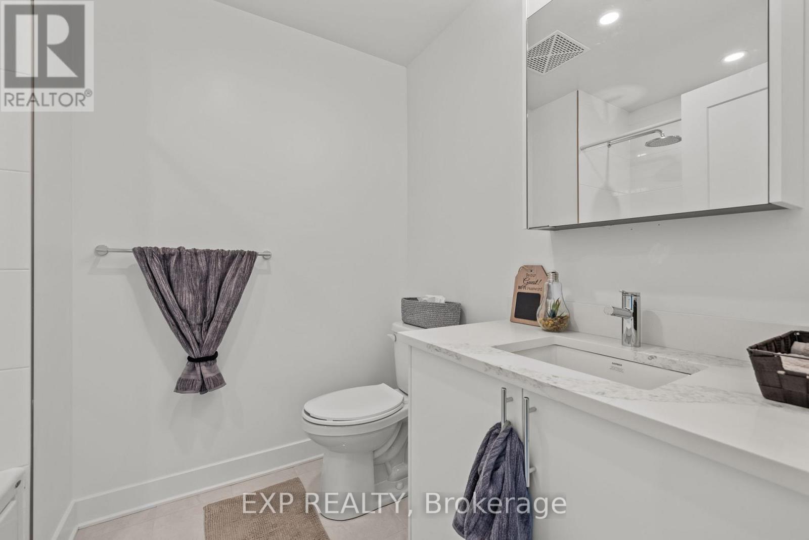 












PH202 - 180 GEORGE ST STREET

,
Ottawa,




Ontario
K1N0G8

