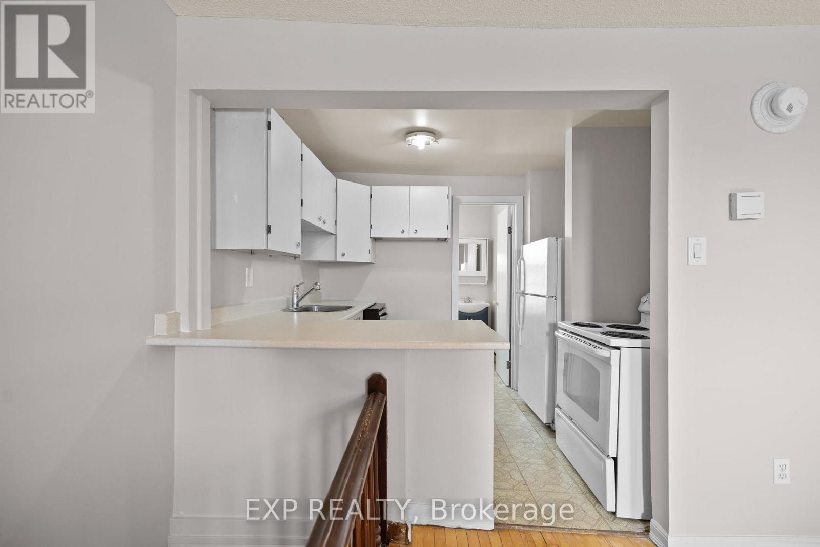 












196 OSGOODE STREET

,
Ottawa,




Ontario
K1N6S8

