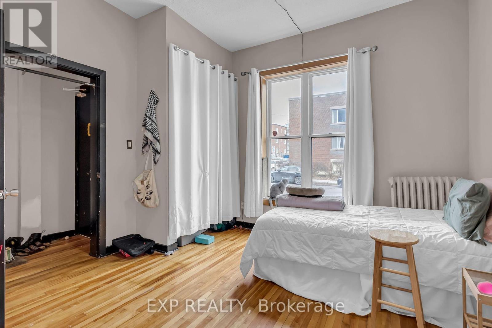 












196 OSGOODE STREET

,
Ottawa,




Ontario
K1N6S8

