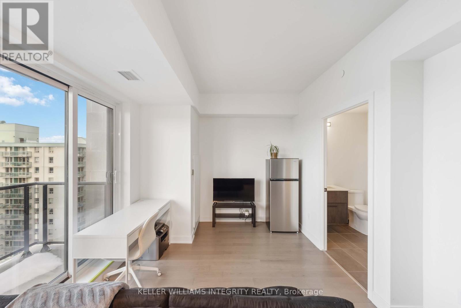 












1106 - 560 RIDEAU STREET

,
Ottawa,




Ontario
K1N0G3

