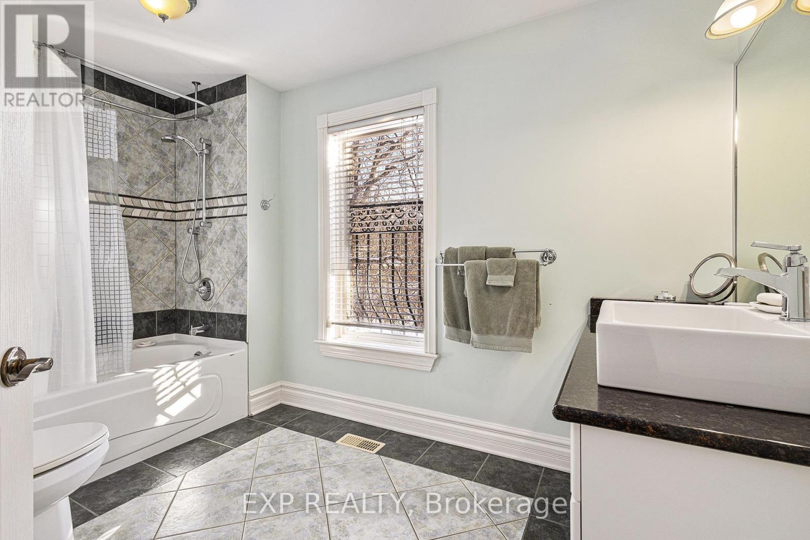 












133 BALMORAL PLACE

,
Ottawa,




Ontario
K1H1B2

