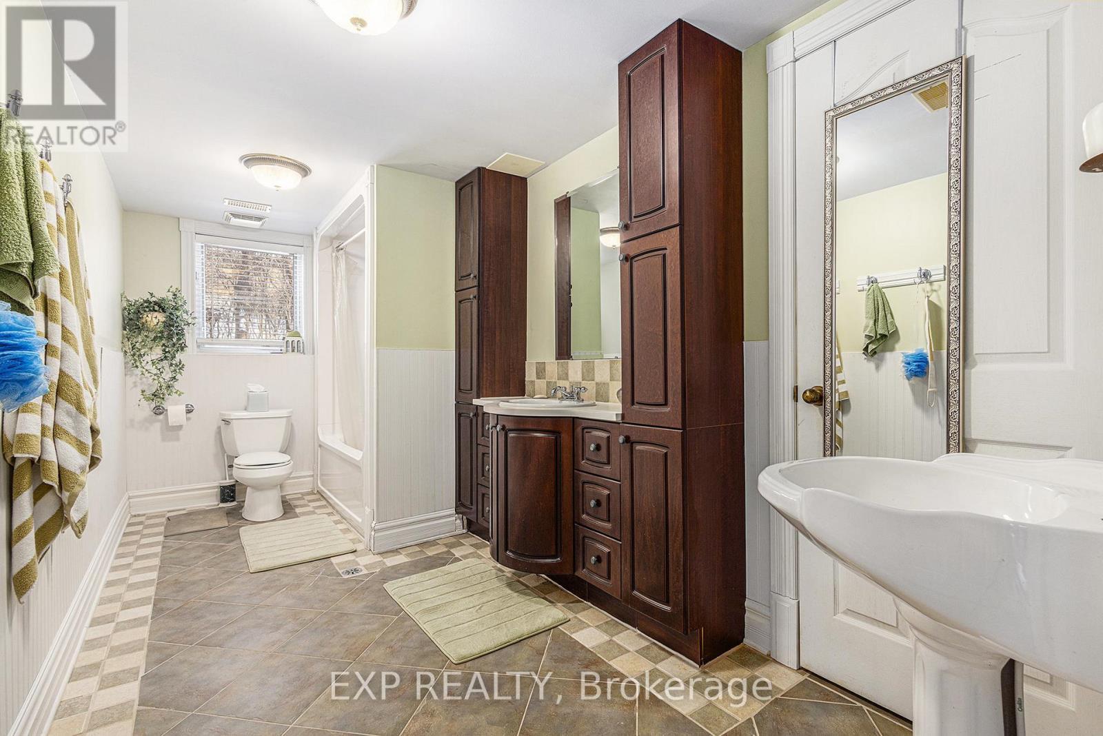 












133 BALMORAL PLACE

,
Ottawa,




Ontario
K1H1B2

