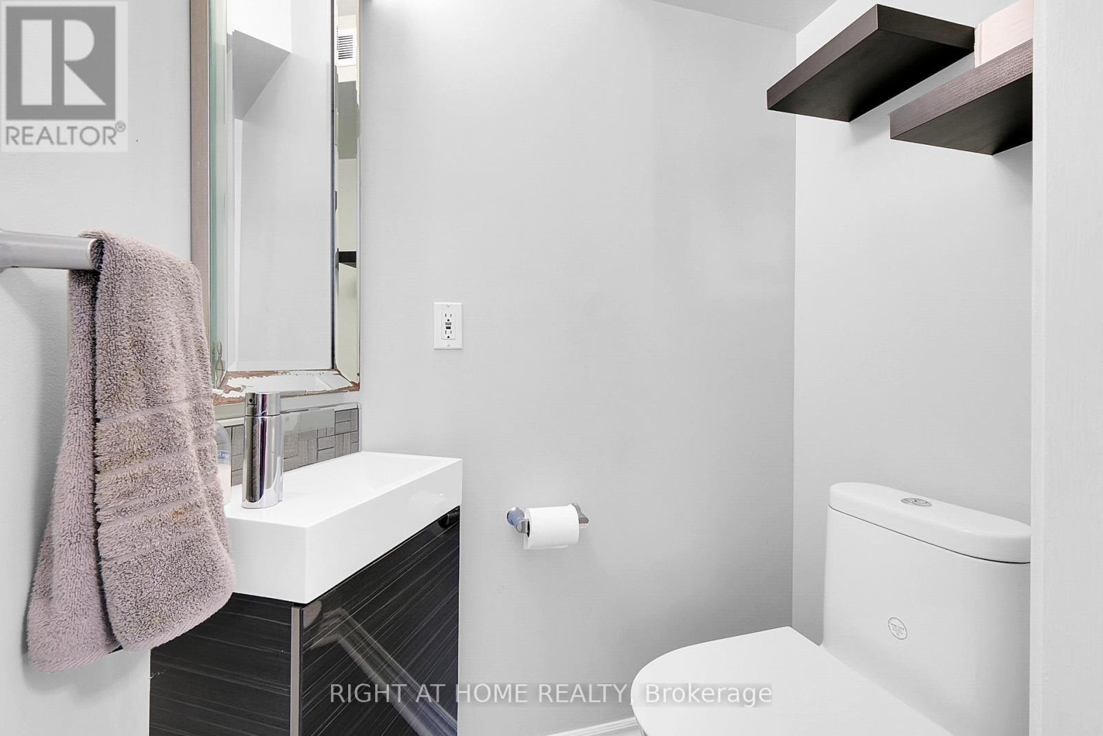 












#H - 313 ST PATRICK STREET

,
Ottawa,




Ontario
K1N5K6

