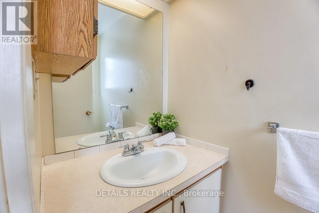 












419 VIEWMOUNT DRIVE

,
Ottawa,




Ontario
K2E7P1

