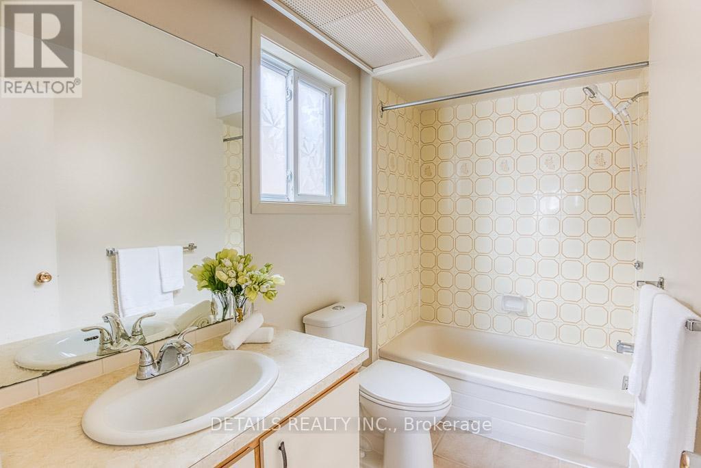 












419 VIEWMOUNT DRIVE

,
Ottawa,




Ontario
K2E7P1

