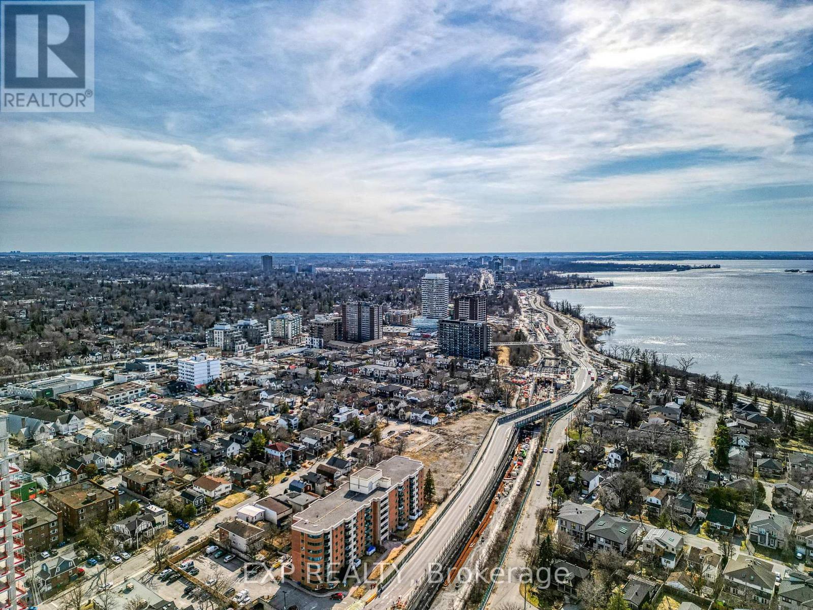 












358 WINSTON AVENUE

,
Ottawa,




Ontario
K2A1Y5

