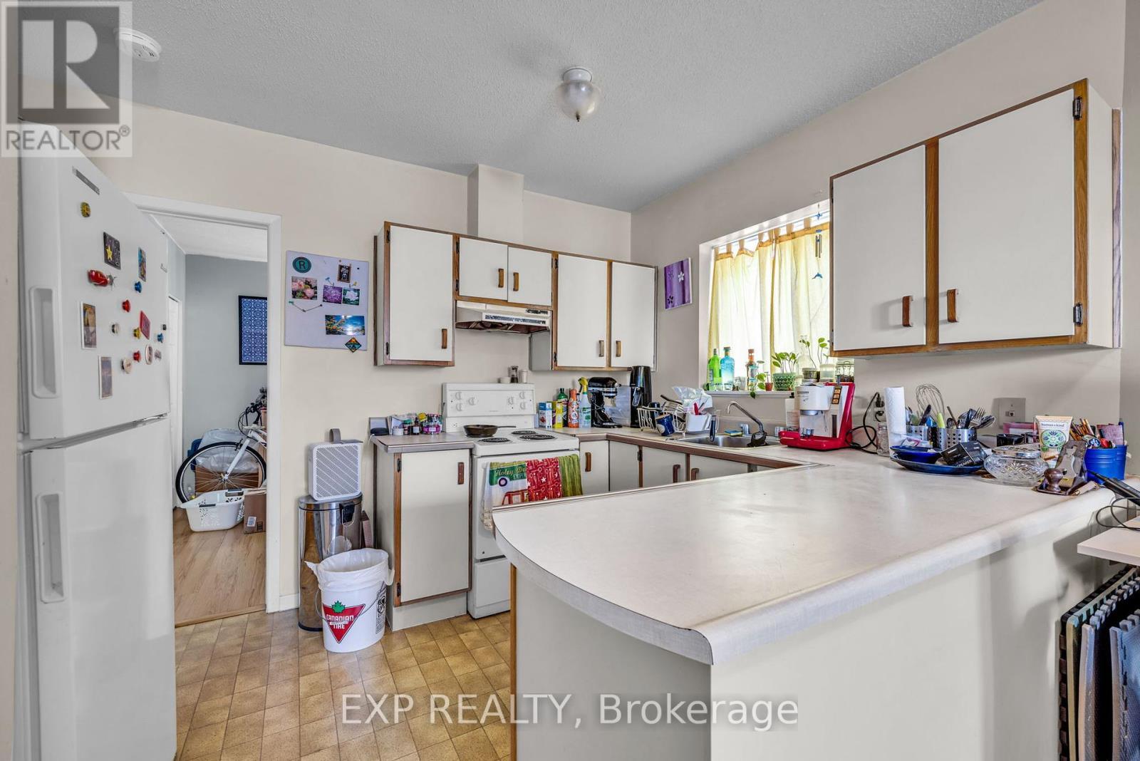 












358 WINSTON AVENUE

,
Ottawa,




Ontario
K2A1Y5

