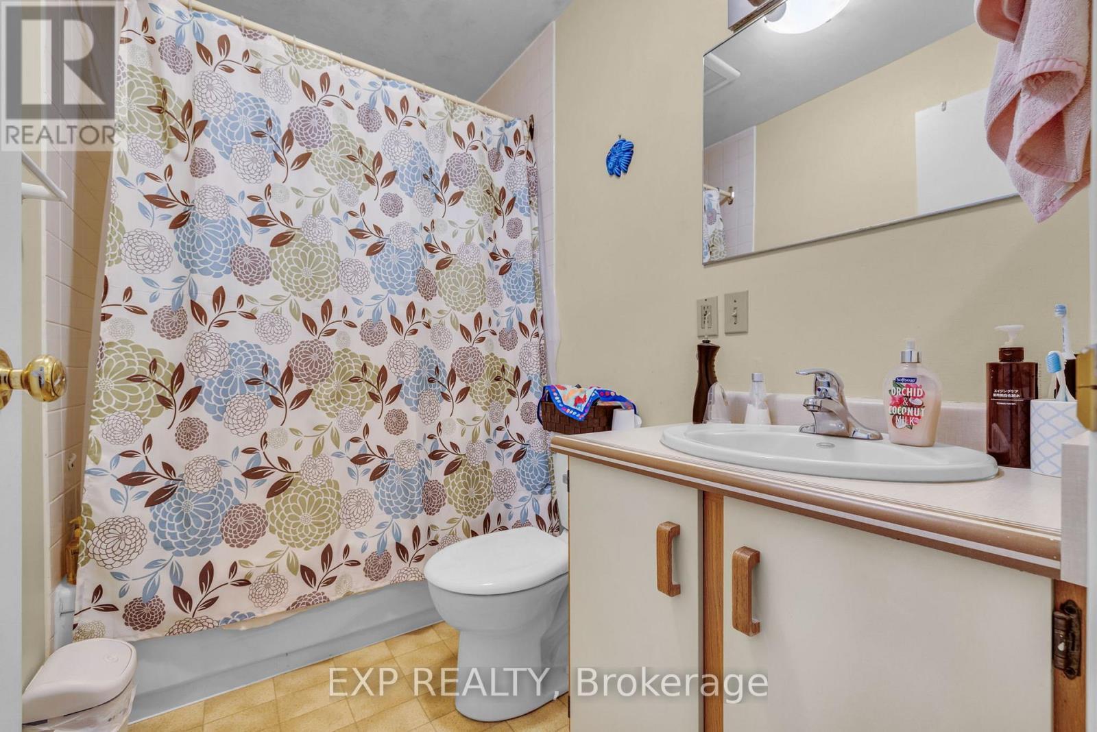 












358 WINSTON AVENUE

,
Ottawa,




Ontario
K2A1Y5

