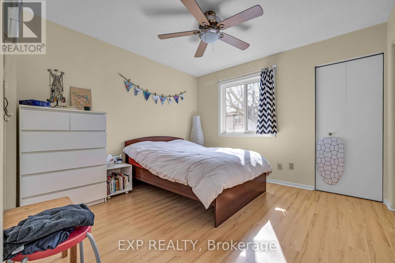












358 WINSTON AVENUE

,
Ottawa,




Ontario
K2A1Y5

