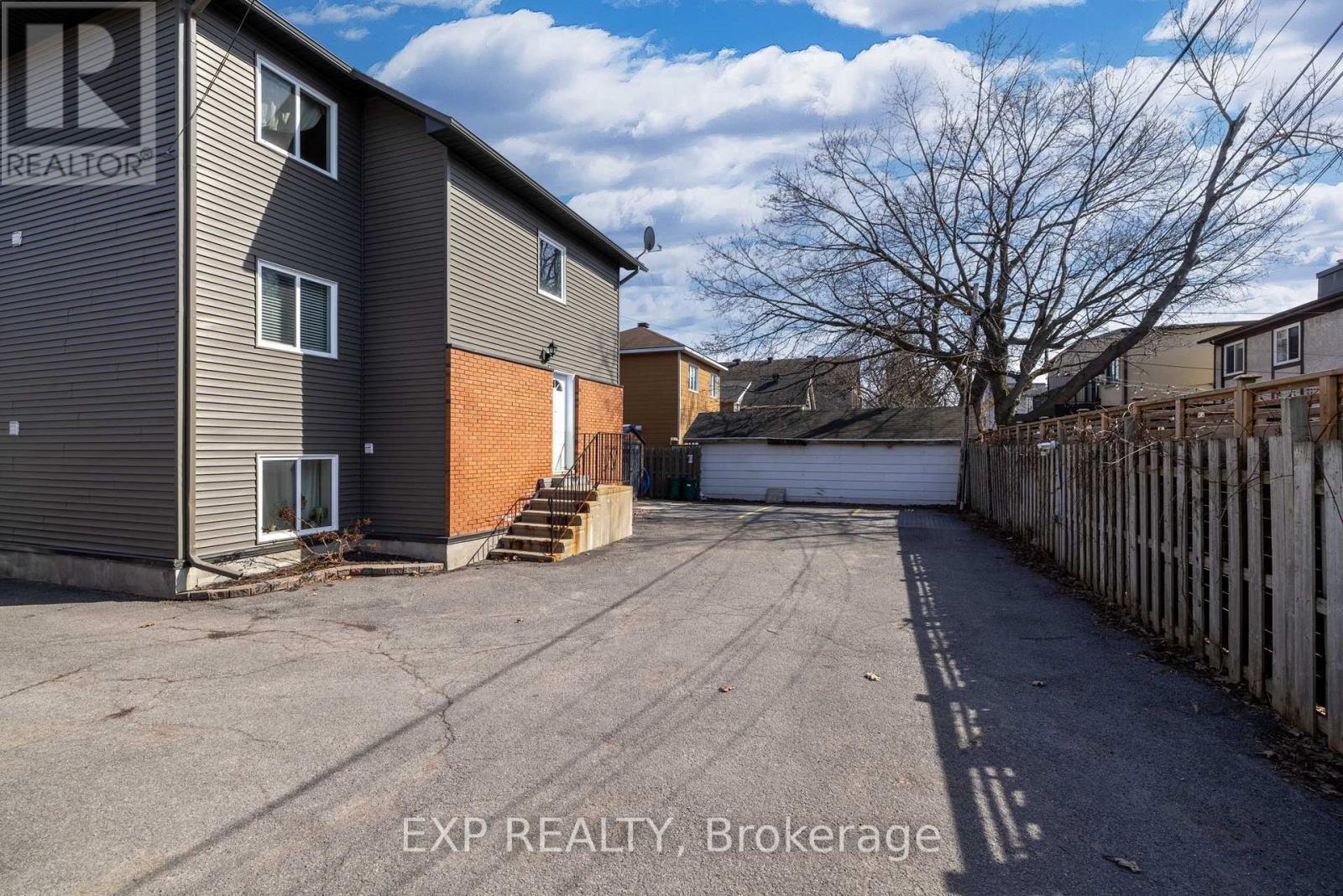 












358 WINSTON AVENUE

,
Ottawa,




Ontario
K2A1Y5


