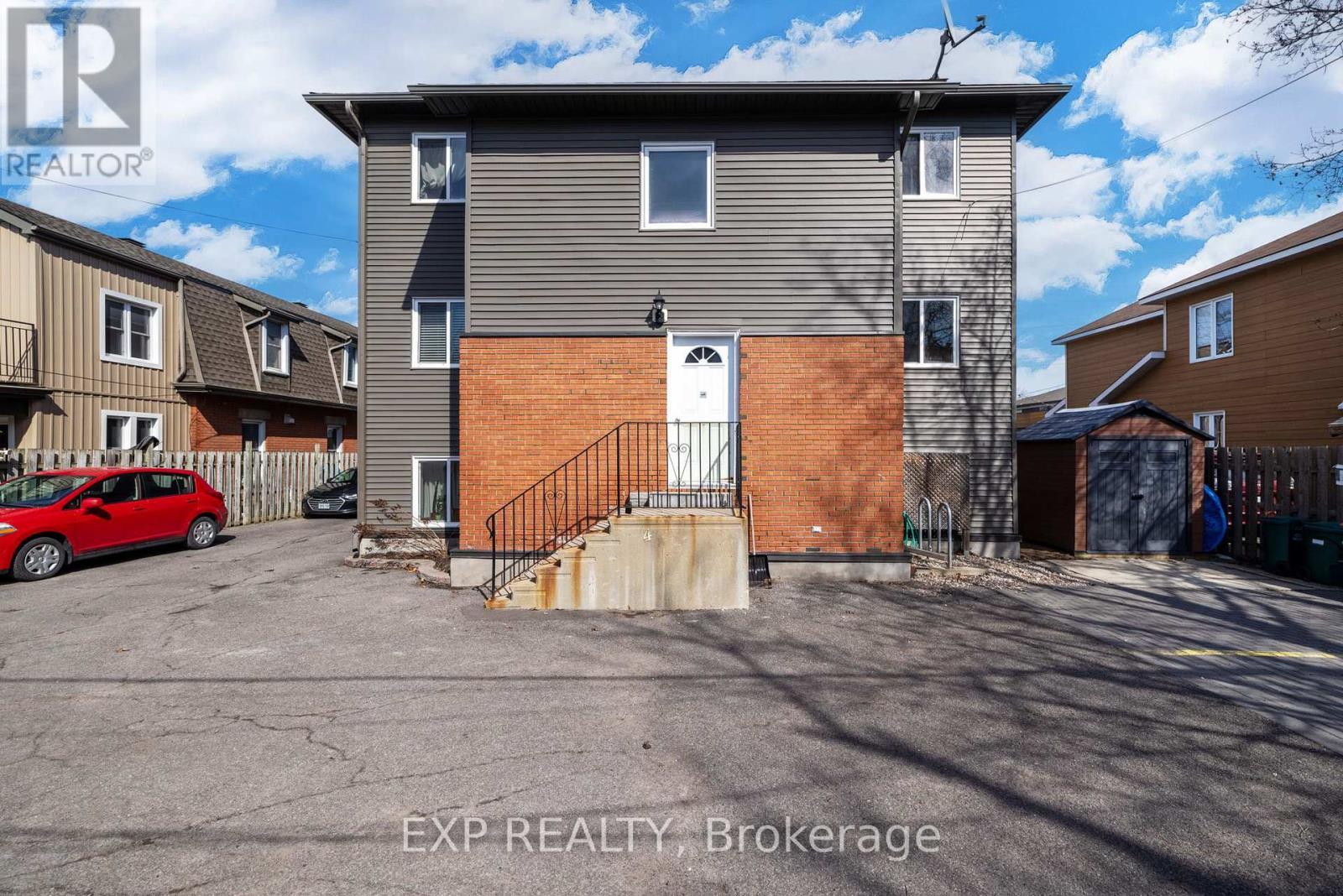 












358 WINSTON AVENUE

,
Ottawa,




Ontario
K2A1Y5

