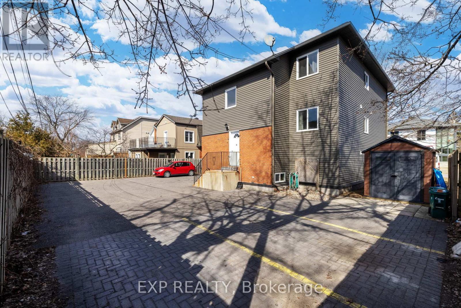 












358 WINSTON AVENUE

,
Ottawa,




Ontario
K2A1Y5

