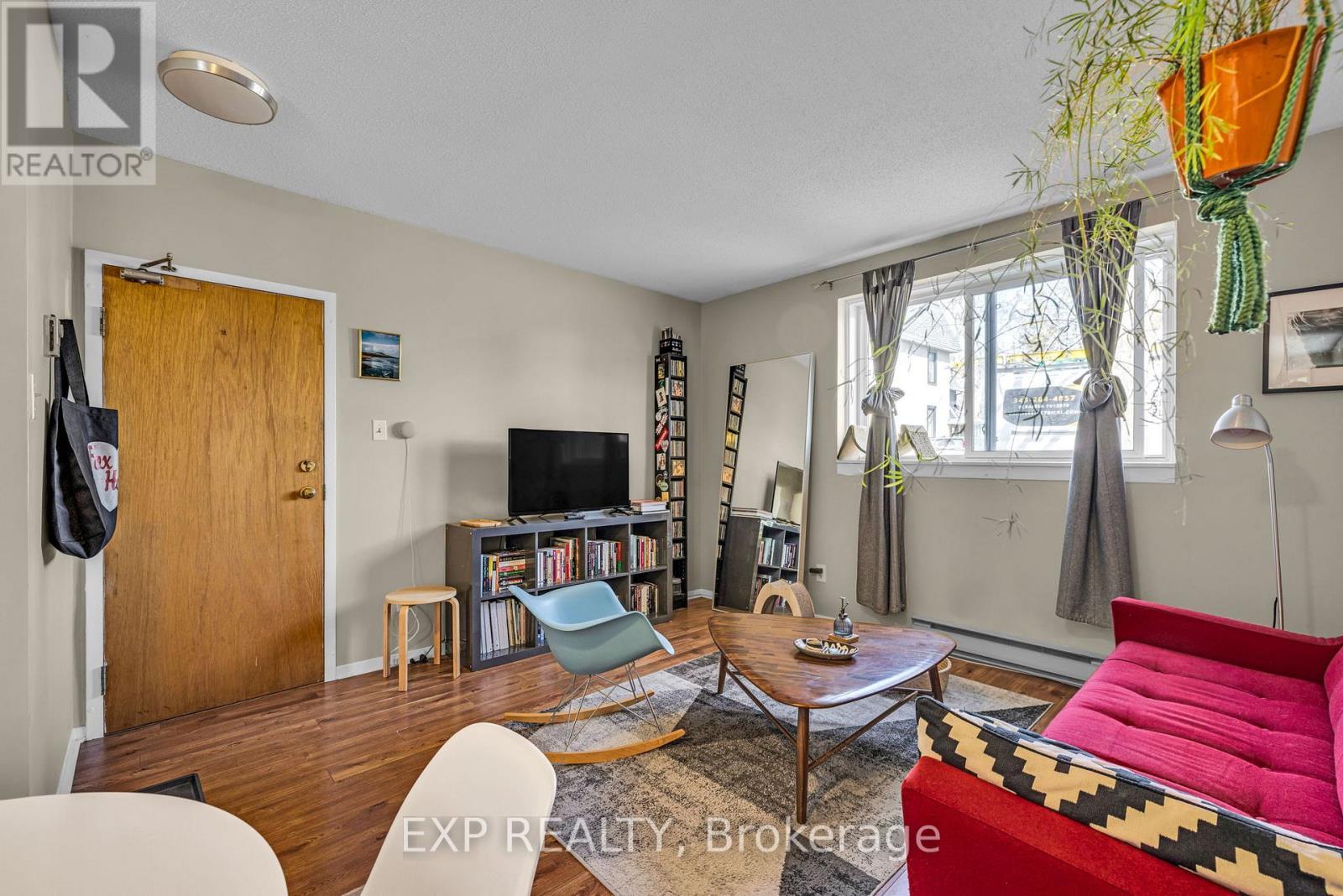 












358 WINSTON AVENUE

,
Ottawa,




Ontario
K2A1Y5

